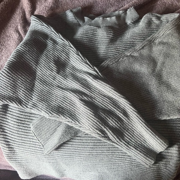 Gray Ribbed Sweater - Picture 2 of 2